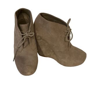 Steve Madden Gray Wedge Boots size 8